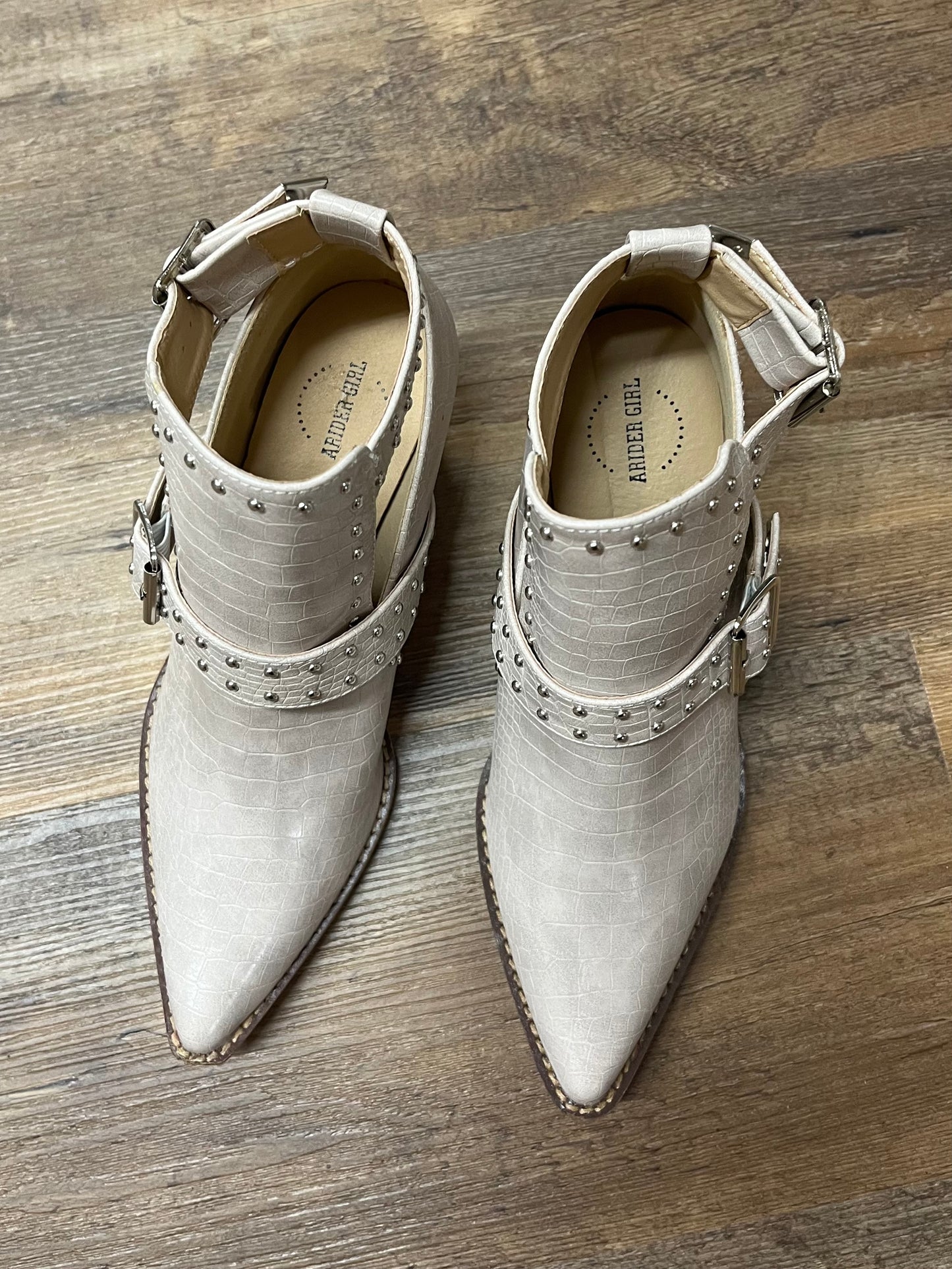 Crocodile Booties-Light Grey