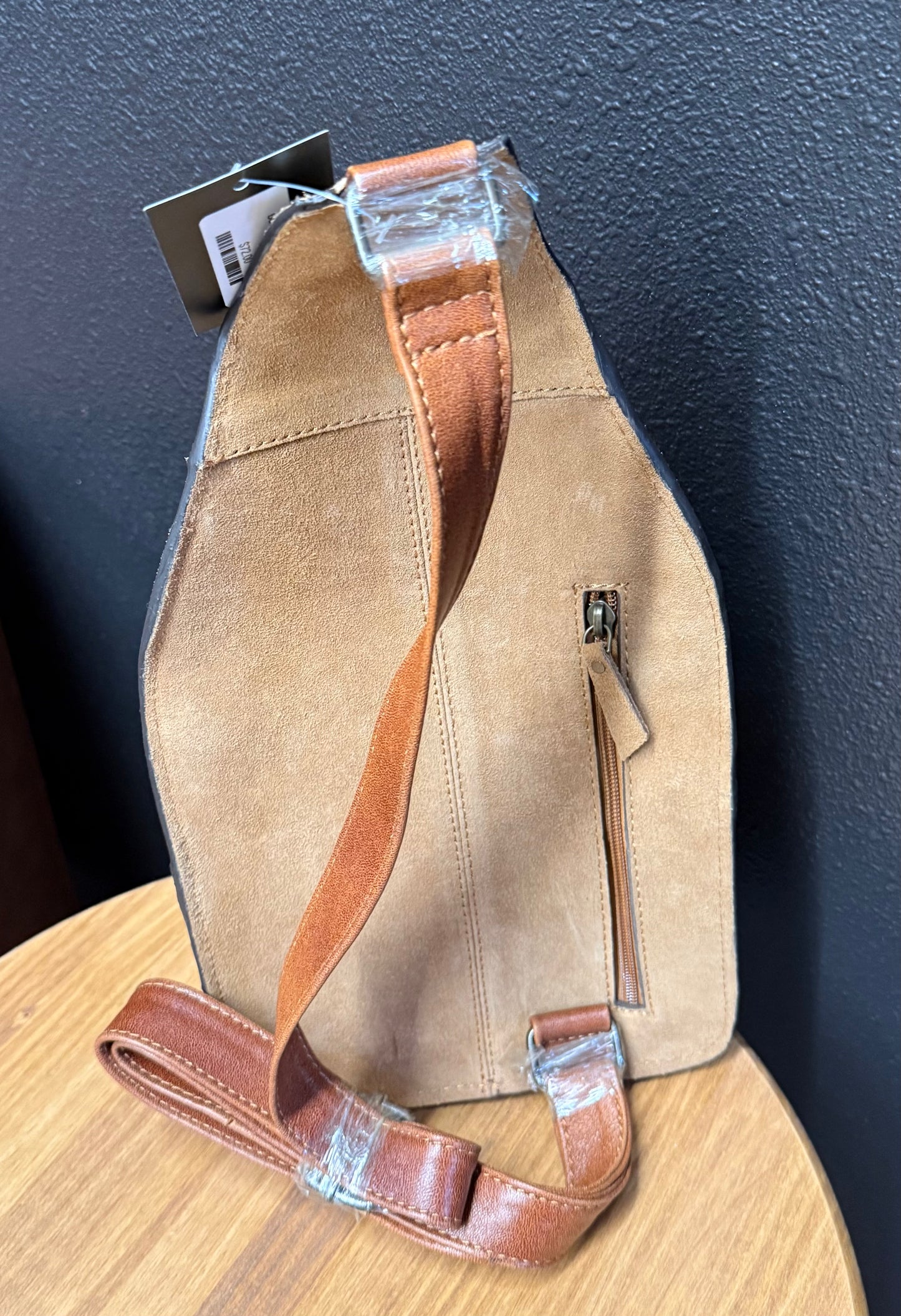 BootStitch Sling bag-tan