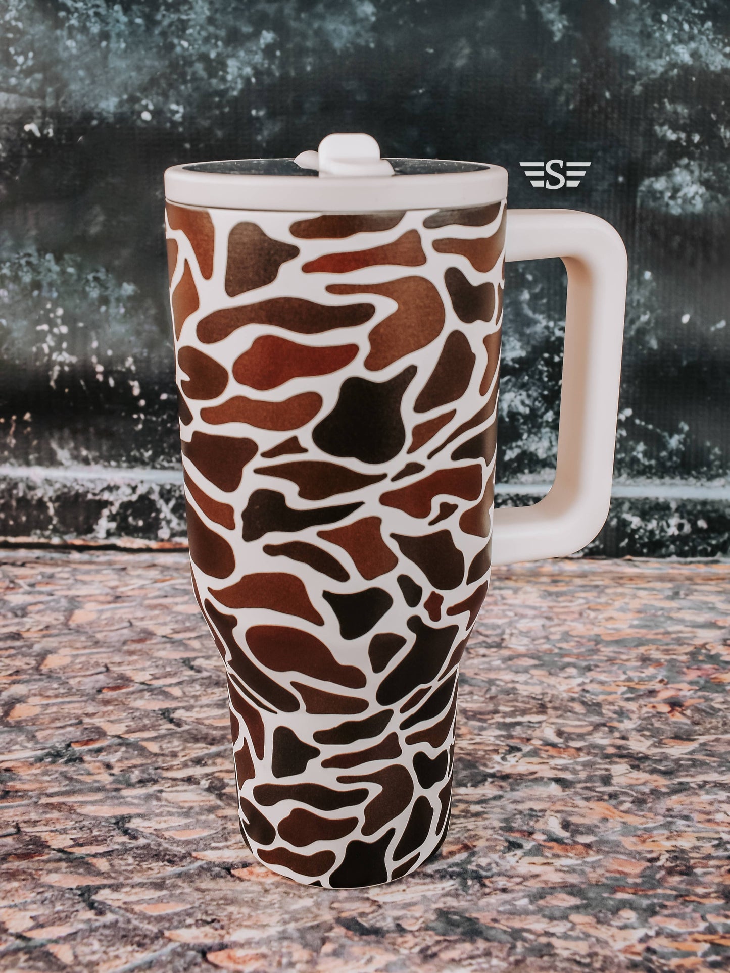 Duck Camo Flip Lid Tumbler: 40oz