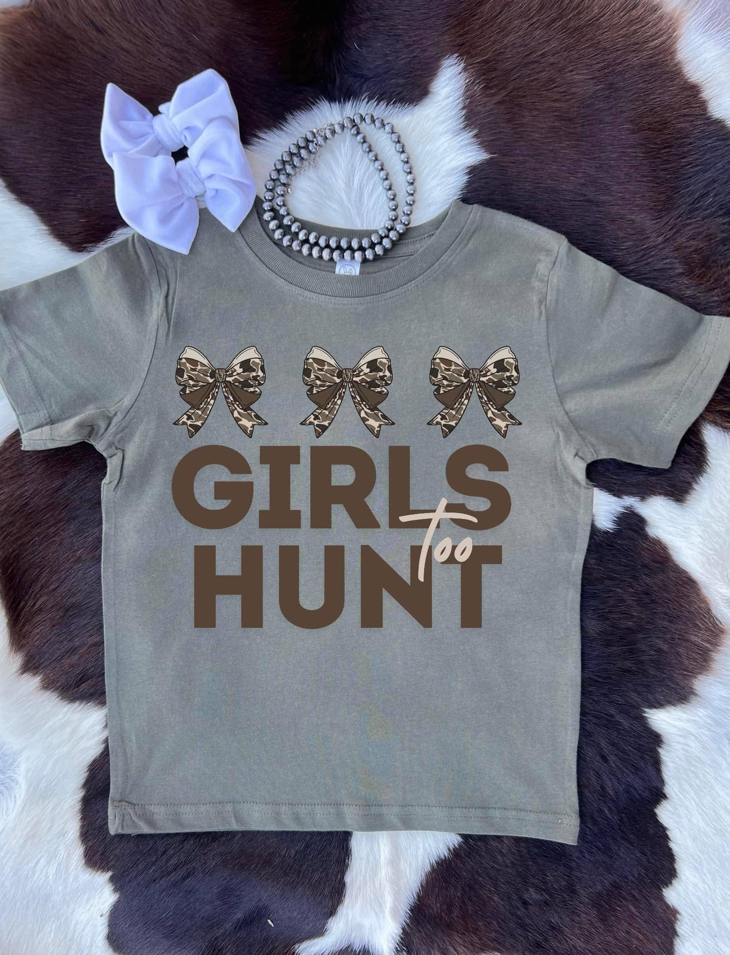 Girls Hunt Tee