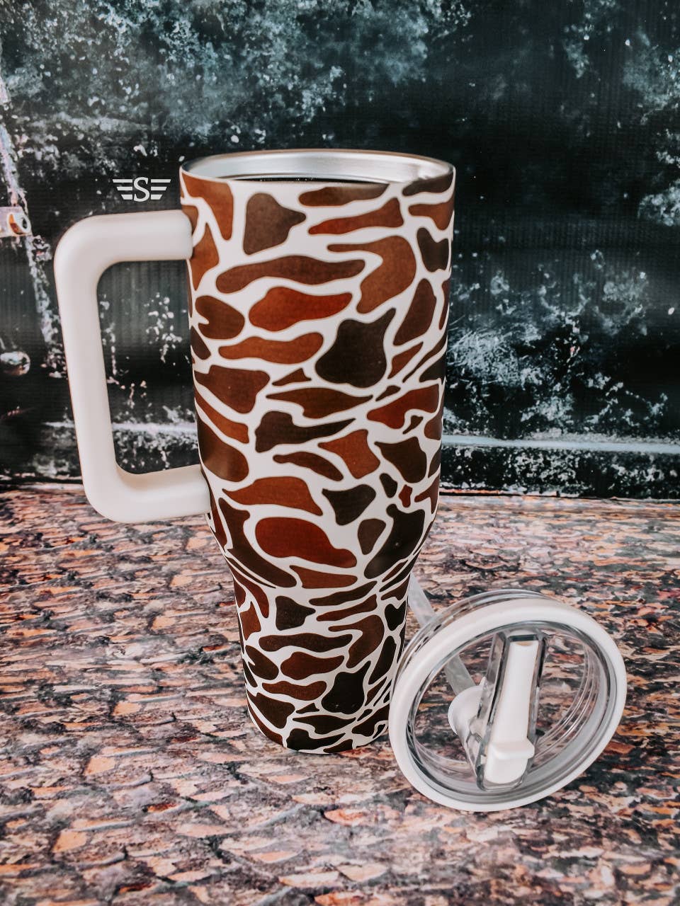Duck Camo Flip Lid Tumbler: 40oz