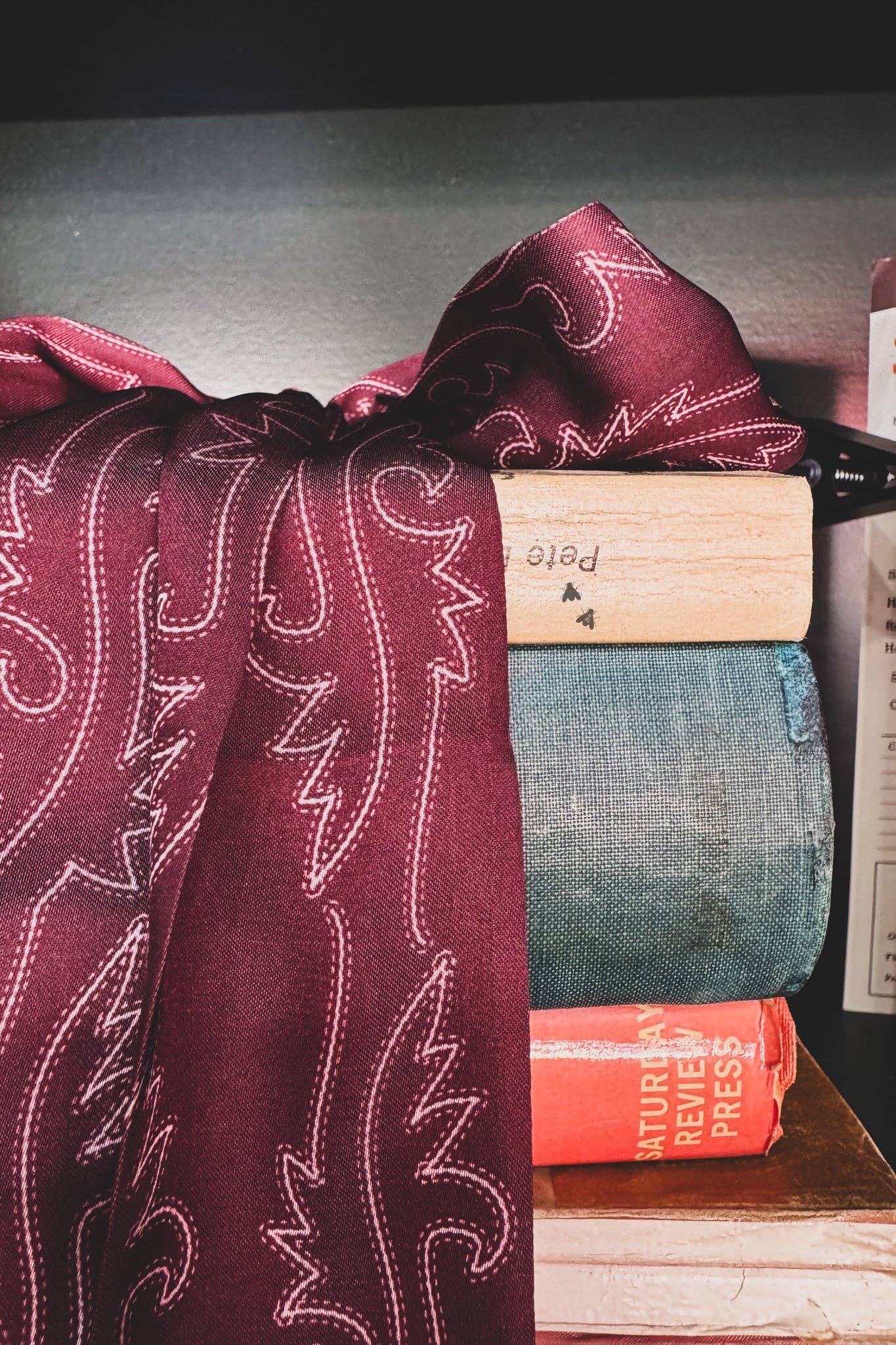 Burgundy Bootstitch Twilly